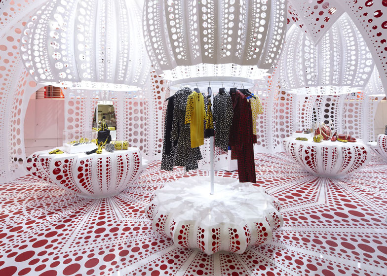 dezeen_Louis-Vuitton-and-Kusama-concept-store-at-Selfridges_ss_4.jpg